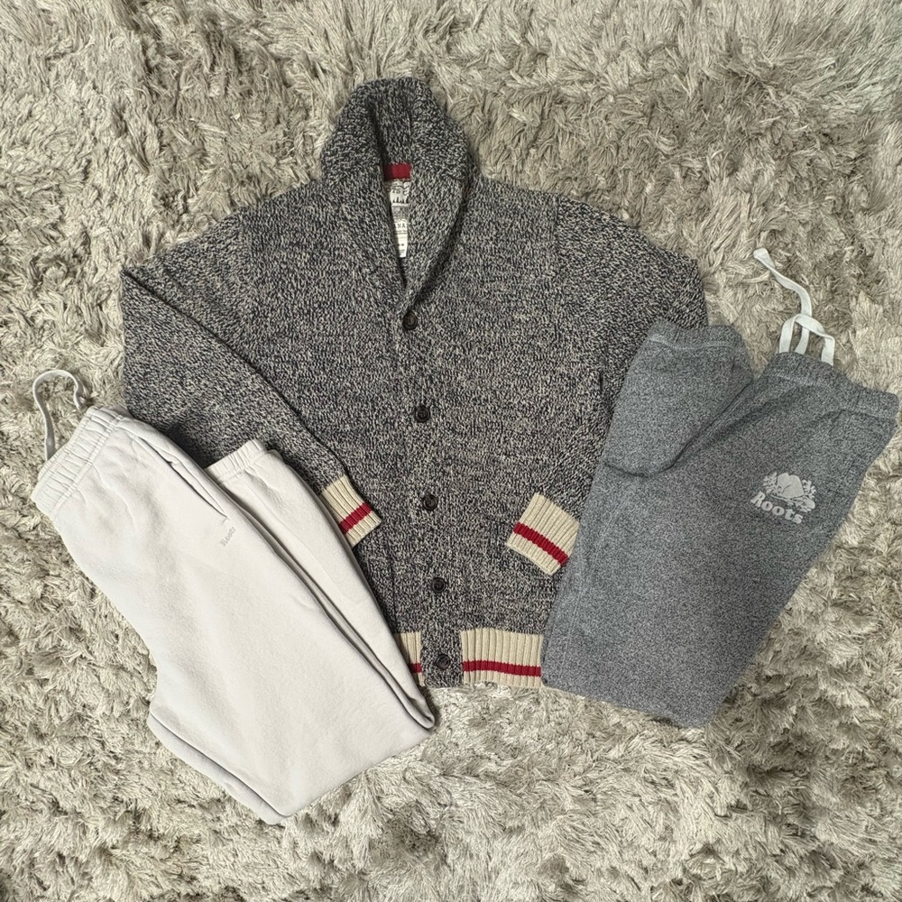 Sz Medium Roots Bundle Sweater&Sweats